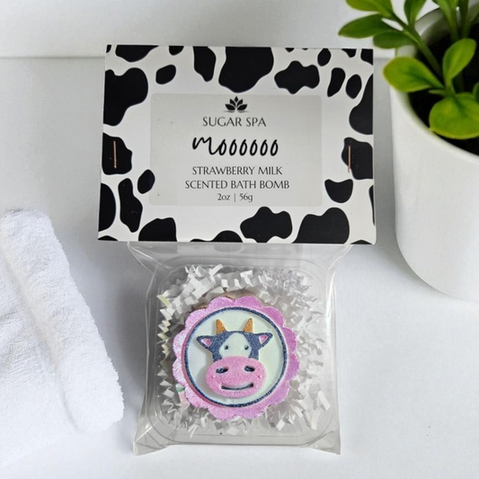 Mooo, Strawberry Milk Scented Bath Bomb